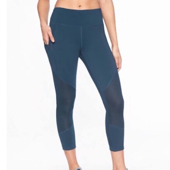 Athleta Pants - Athleta Blue Mesh Contender Capri Cropped Zipper Pocket Leggings Size S